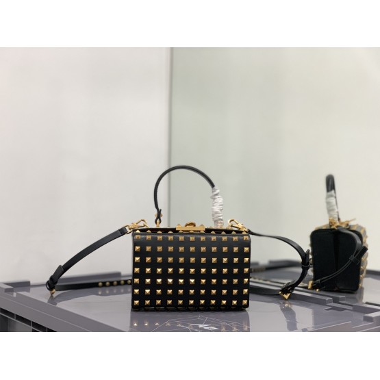 Valentino Garavani Rockstud Alcove Bag