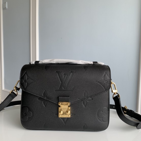 Louis Vuitton Pochette Metis Black M59211