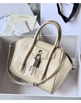 GIVENCHY Antigona New Bag