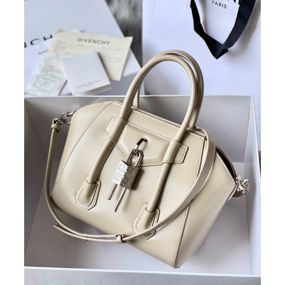 GIVENCHY Antigona New Bag