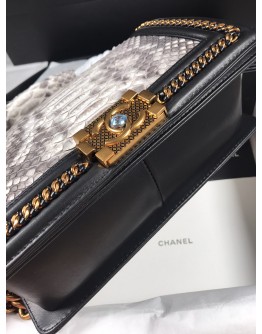 C-C Boy Top Handle Bag 001