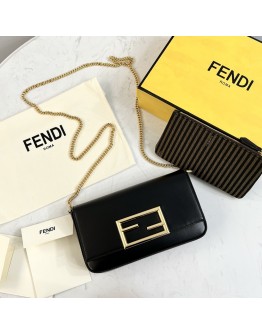 Fendi baguette Chain Bag