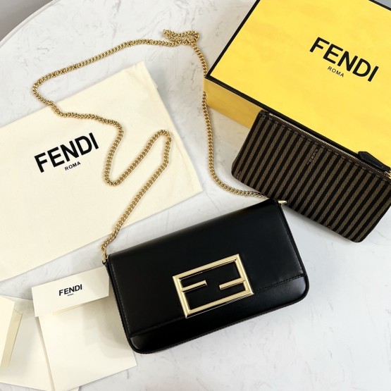 Fendi baguette Chain Bag