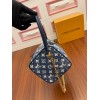 LV M59611 SQUARE BAG