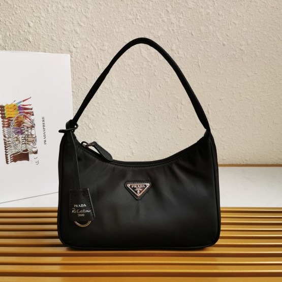 Prada Re-edition 2000 Hobo Bag black