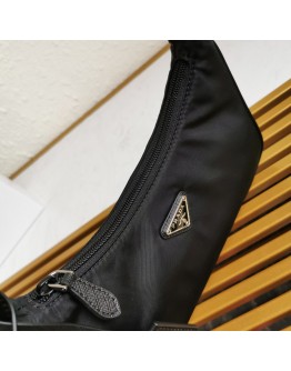 Prada Re-edition 2000 Hobo Bag black