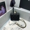 C-C Flap Coin Purse With Chain AP2119