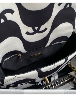 C-C 19 Large Flap Bag AS1161 Black