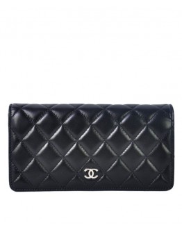 C-C Quilted Bi-fold Wallet in Lambskin Black