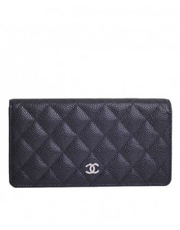 C-C Quilted Bi-fold Wallet in Caviar Black