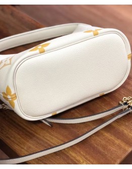 Louis Vuitton Marshmallow M45697 M45698