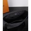 Louis Vuitton District MM M44001 Black