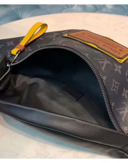 Louis Vuitton Discovery Bumbag M45220 Black