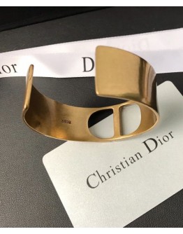 Dior 30 Montaigne Cuff Bracelet Golden