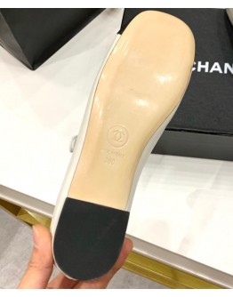 C-C Women Mary Janes White